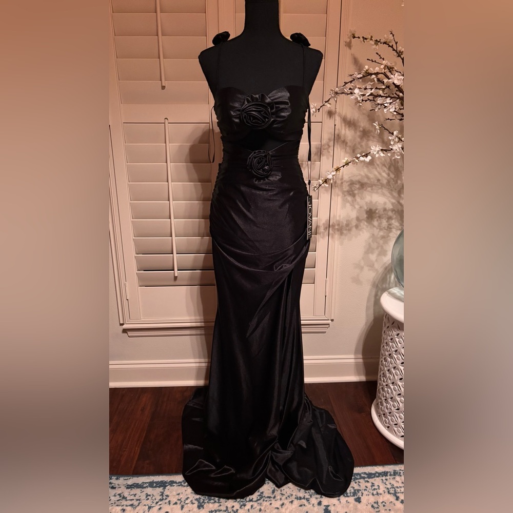 Jovani luxury Fitted Gown w/ Floral Accents Side Cutouts D5807 black size 8 prom